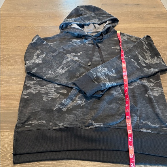 •Bundle of 2 Sweatshirts• - Picture 11 of 11